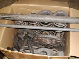 pièces sablées en attente de peinture pièces sablées en attente de peinture